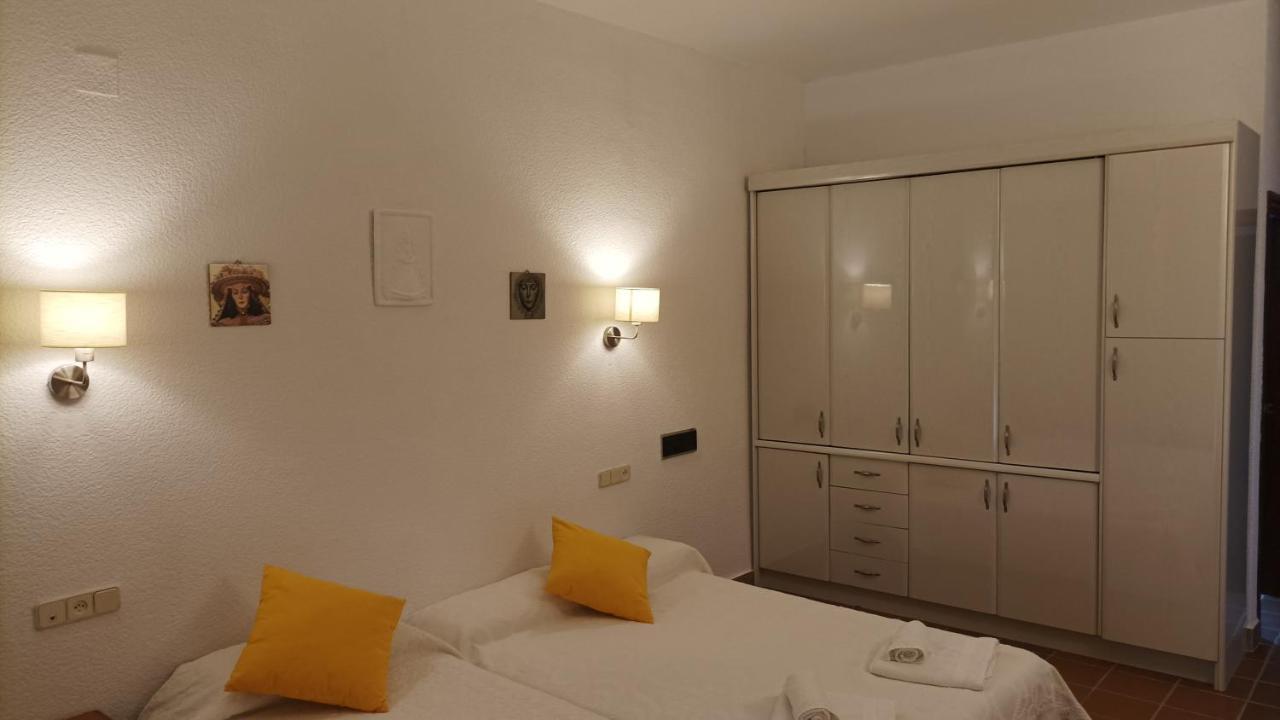 Estudio Reina Y Pastora El Rocio Apartment Bagian luar foto