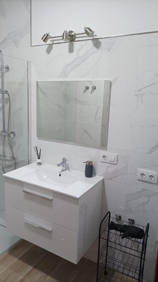 Estudio Reina Y Pastora El Rocio Apartment Bagian luar foto